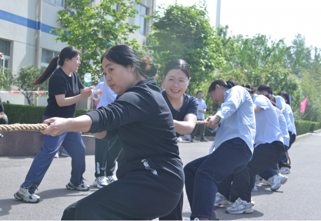 迎五一，展風(fēng)采——新風(fēng)光第二十一屆春季運(yùn)動(dòng)會(huì)召開(kāi)